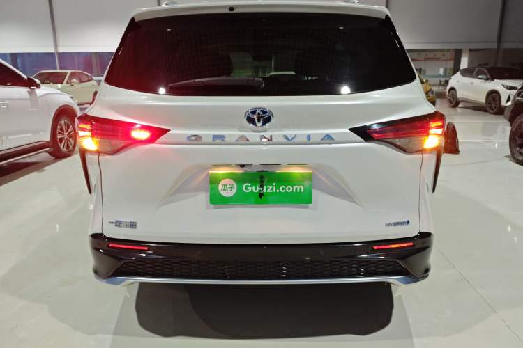 Used Toyota Granvia 2023 2.5L Hybrid Prestige PLUS Edition