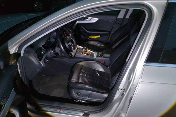 Used Audi A4L 2018 30th Anniversary Edition 45 TFSI quattro Individual Sport Edition
