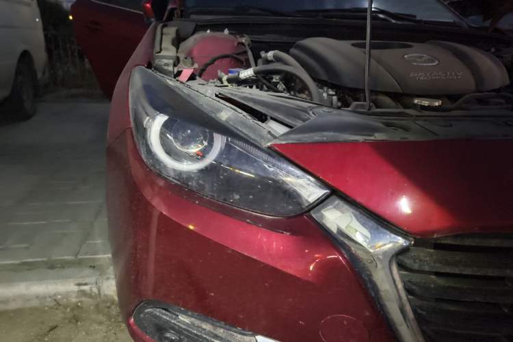 Used Mazda 3 Axela 2017 Sedan 1.5L Automatic Luxury Model Emission Standard China V
