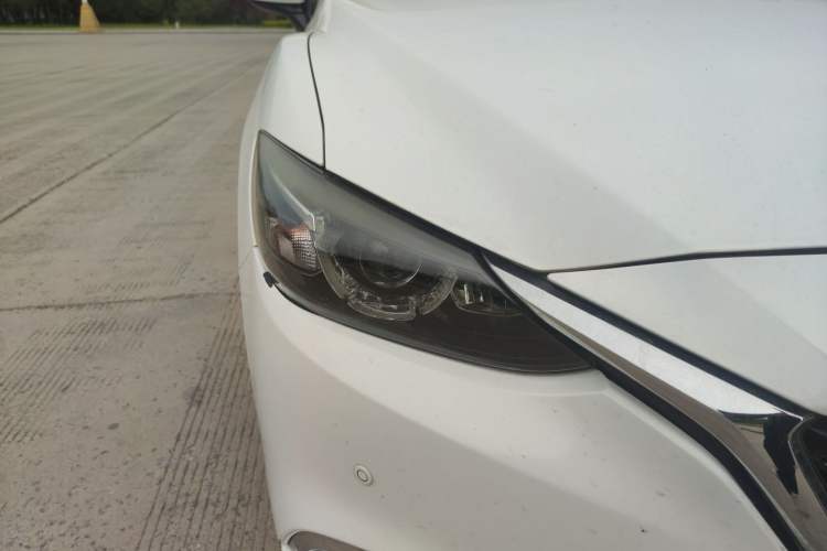 Used Mazda Atenza 2017 2.0L Blue Sky Luxury Edition Right Front Headlight