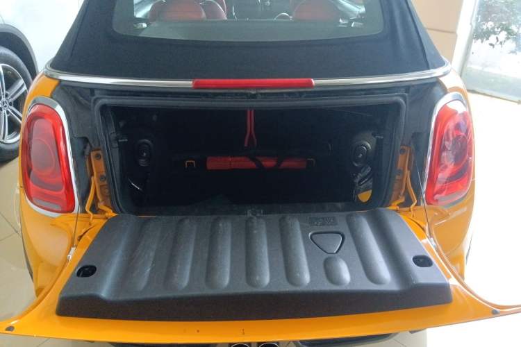 Used MINI 2016 1.5T COOPER CABRIO Trunk