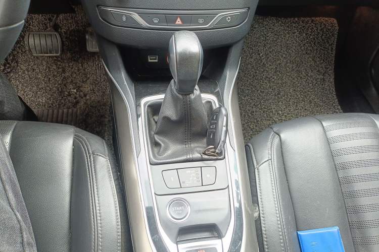 Used Peugeot 408 2014 1.6T Automatic Prestige Edition Gear Lever