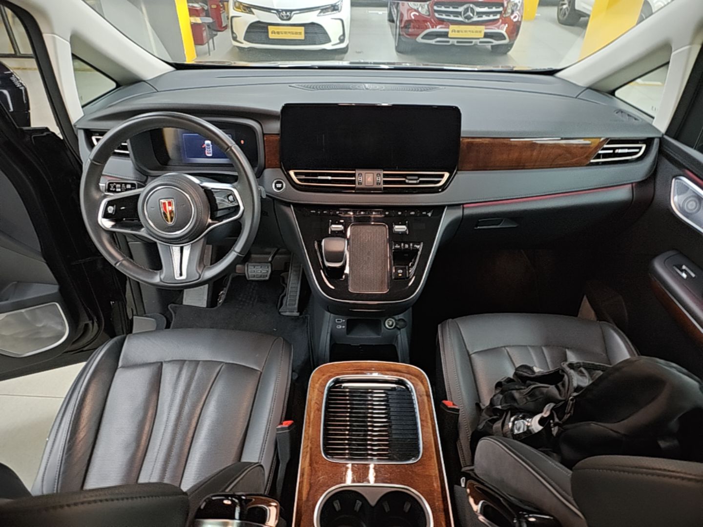 Hongqi HQ9 PHEV 2024 2.0T Four-Wheel Drive Luxury Edition — снимка 19
