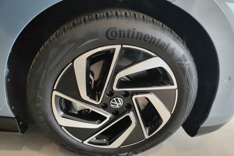Used Volkswagen ID.7 VIZZION 2024 PRO Model Right Rear Wheel Hub