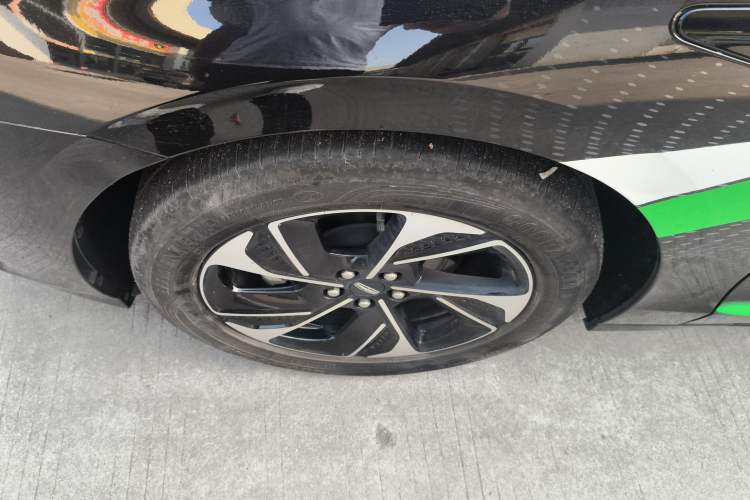 Used Lincoln Z 2022 Revised Version II iCool Deluxe Edition Left Front Wheel Hub