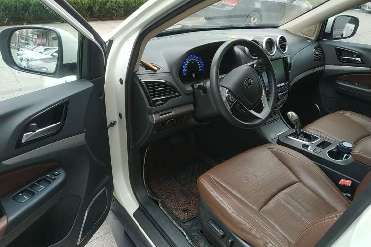 Used BYD S7 2015 2.0T Upgraded Automatic Luxury Version