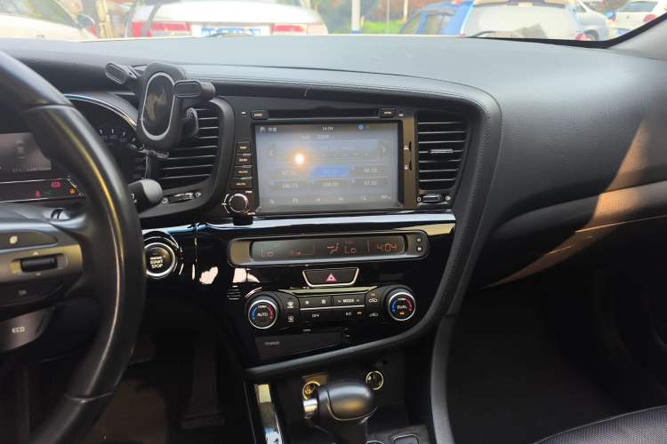 Used Kia K5 2015 2.0L Automatic LUX Audio And AC Panel