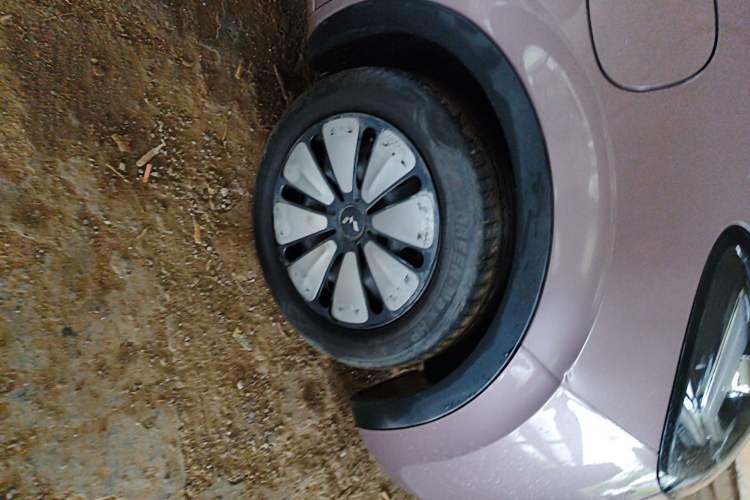 Used Wuling Bingo 2023 333 km Enjoyment Version Right Front Wheel Hub