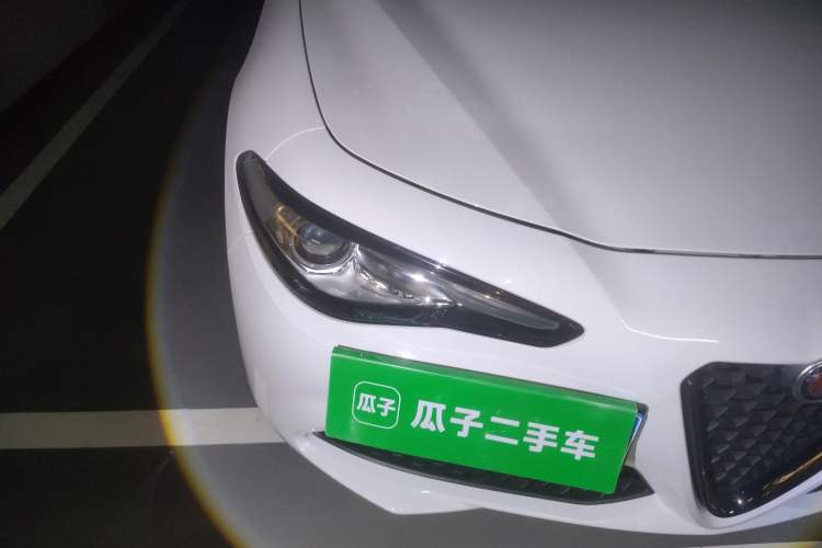 Used Alfa Romeo Giulia 2017 2.0T 200HP Luxury Edition Right Front Headlight