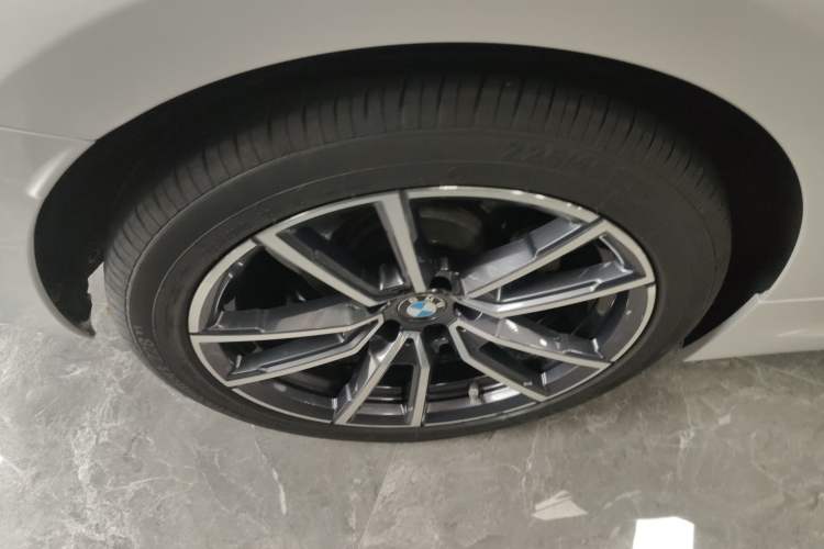 Used BMW 3 Series 2024 320Li M Sport Package Right Rear Wheel Hub