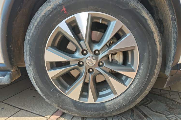Used Nissan Murano 2021 2.5L XL Two-Wheel Drive Smart Connect Luxury Edition Right Front Wheel Hub