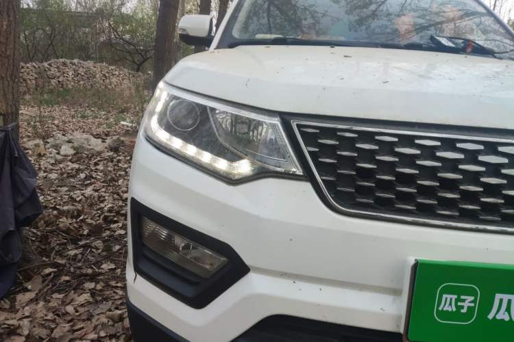 Used CHANGAN OSHAN CX70 2017 Facelifted CX70T 1.5T Manual High-Performance Edition Right Front Headlight