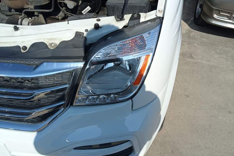 Used SAIC MAXUS Xintu V80 2021 2.0T PLUS Manual City Edition Short Wheelbase Ultra-Low Roof 5/6 Seats