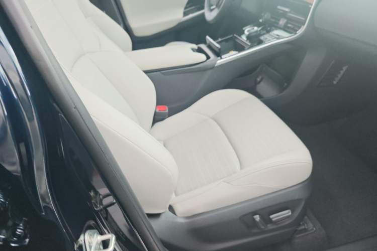 Used Toyota FAW bZ4X 2022 Four-Wheel-Drive High-Performance PRO Edition Right Front Seat