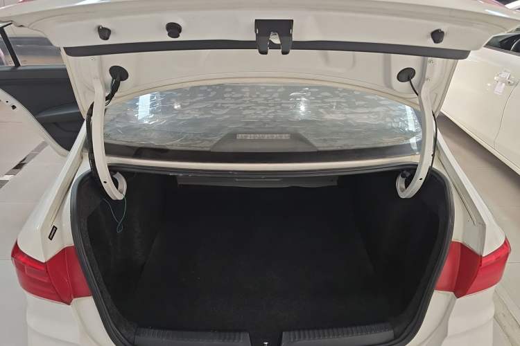 Used Volkswagen Santana 2016 1.4L Manual Fashion Edition