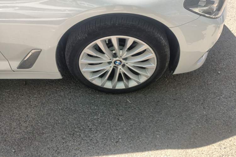 Used BMW 5 Series 2019 Facelifted 530Li Leading Edition Luxury Package
