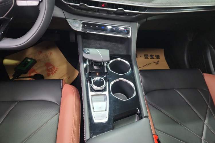 Used CHANGAN Eado 2022 PLUS Blue Whale NE 1.4T GDI DCT Flagship Edition Gear Lever