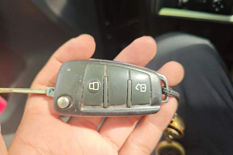 Used Isuzu JLM 2020 2.8T Classic Two-Wheel Drive Diesel Euro VI Comfort Plus Extended Version JE493ZLQ6E
