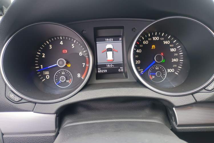 Used Volkswagen Golf 2011 2.0 TSI R