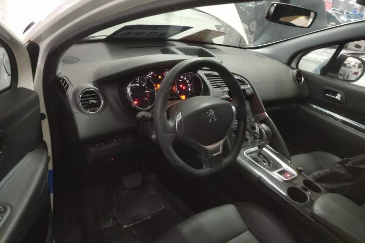 Used Peugeot 3008 2015 2.0L Automatic Trend Edition
