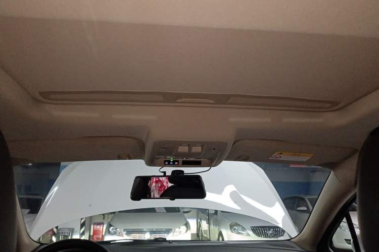 Used Buick Verano 2018 Sedan 20T Dual-Clutch Leading Model Headliner