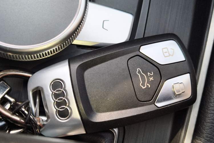 Used Audi A4L 2019 40 TFSI Fashion Edition China VI Emission Standard