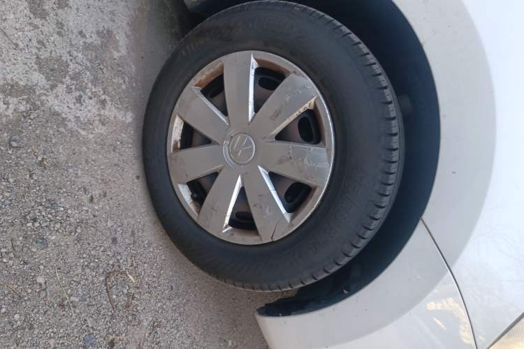 Used Volkswagen Santana 2013 1.6L Manual Fashion Edition Right Front Wheel Hub