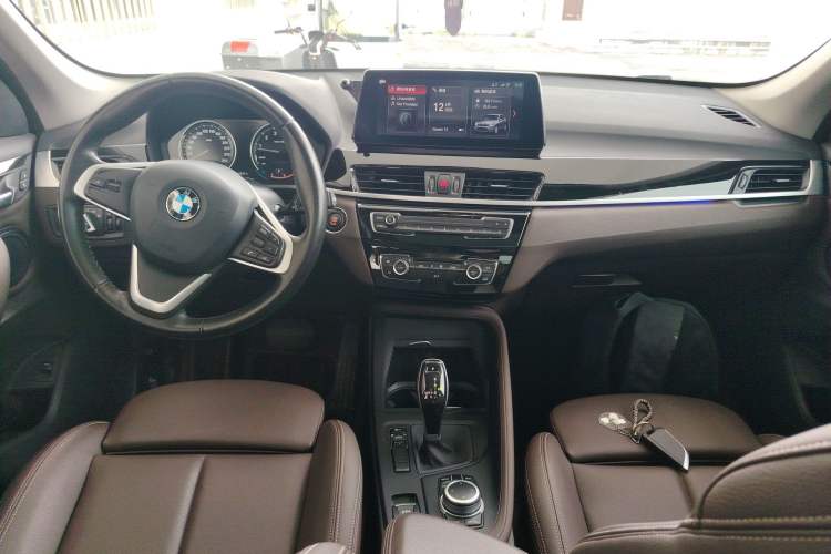 Used BMW X1 2020 sDrive25Li Leading Model Center Console