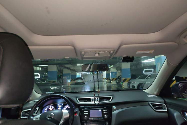 Used Nissan X-Trail 2015 2.0L CVT Comfort MAX Edition 2WD Headliner