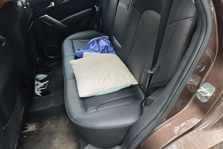 Used Haval H2 2016 Red-Label 1.5T Automatic Two-Wheel Drive Luxury Model Left Rear Seat