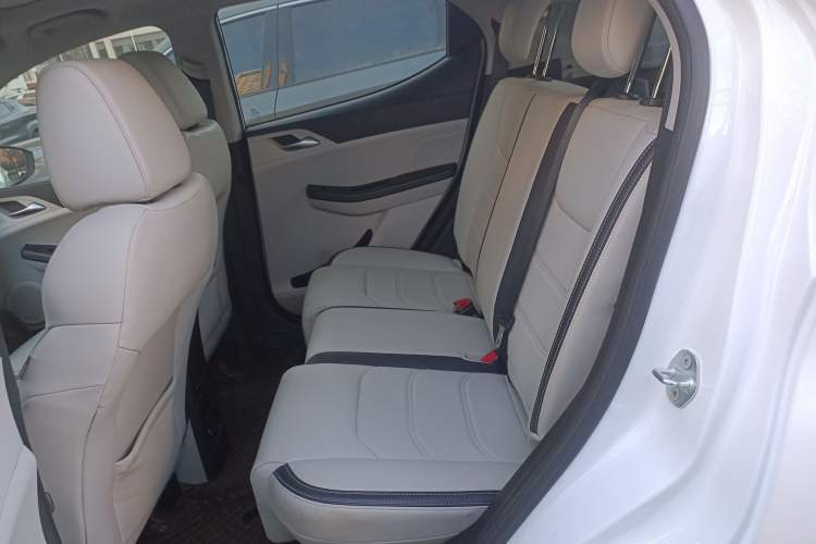 Used BYD Yuan Pro 2021 401 km Deluxe Version Interior 4