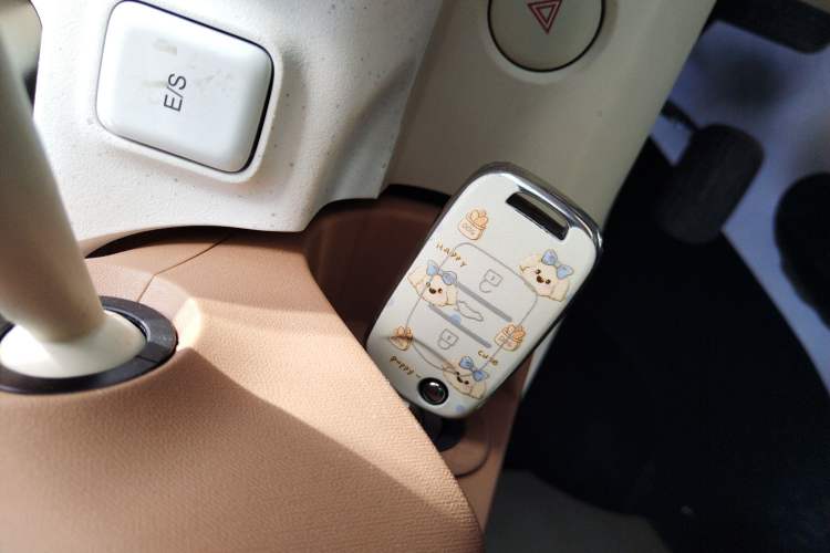 Used Wuling Hongguang MINIEV 2024 3rd Generation 215km Youth Edition Vehicle Key