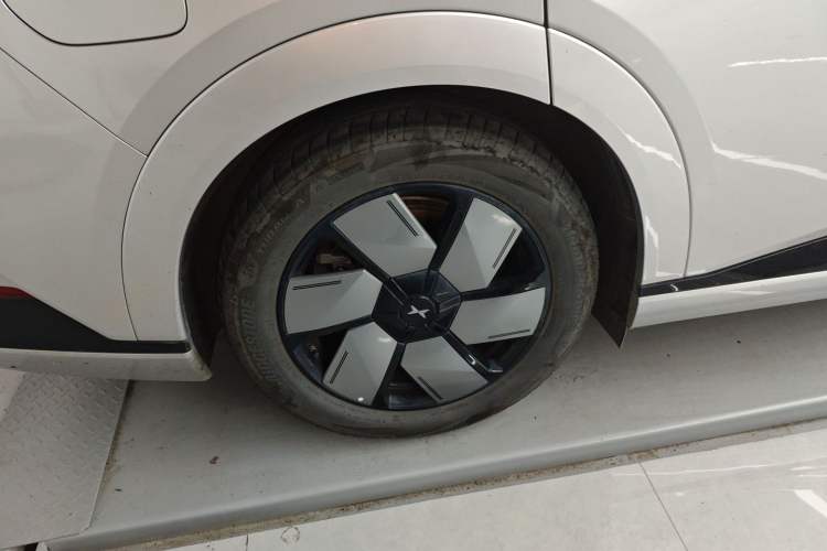 Used XPeng X9 2024 702 Ultra-Long Range Max Exterior 5