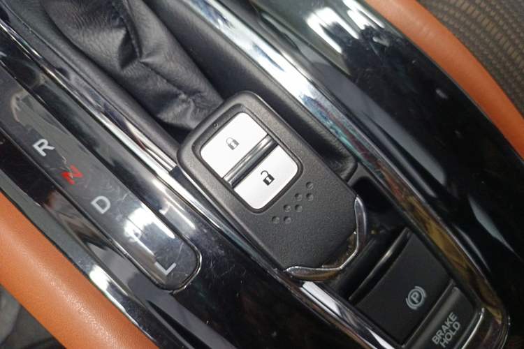 Used Honda Vezel 2015 1.8L CVT 2WD Luxury Model