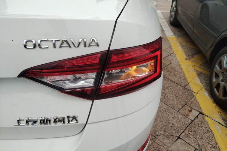 Used Skoda Octavia 2018 1.6L Automatic Comfort Edition
