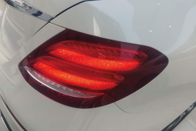 Used Mercedes-Benz E-Class 2018 E 300 L Sporty and Stylish Model
