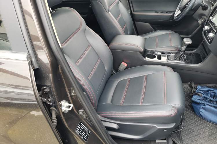 Used Yema T70 2016 1.8T CVT Elegant Model Right Front Seat