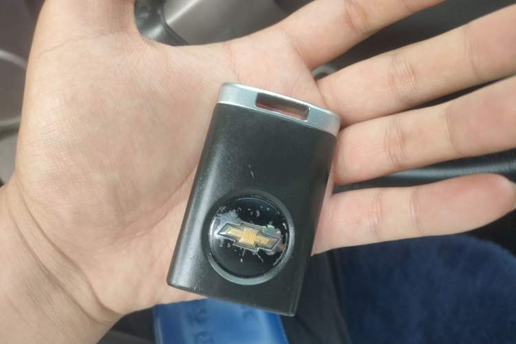 Used Chevrolet Captiva 2015 2.4L 4x4 Flagship Edition 7-Seater
