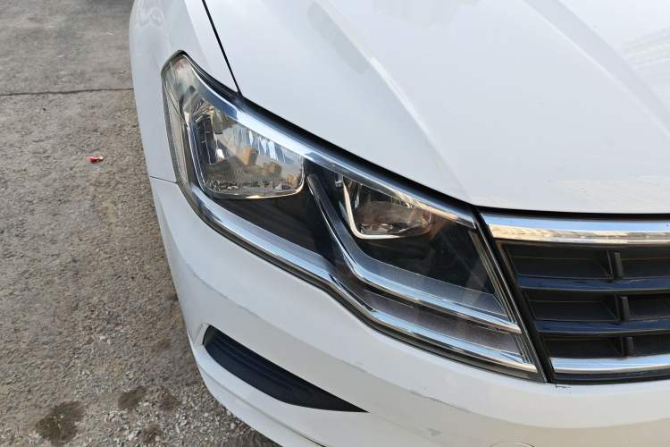 Used Volkswagen Jetta 2017 1.5L Manual Fashion Edition