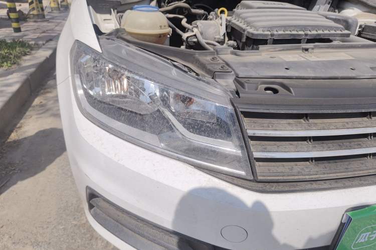 Used Volkswagen Santana 2019 1.5L Manual Fashion Edition China VI Standard Right Front Headlight