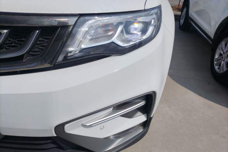 Used Geely Auto Emgrand X7 Sport 2020 1.8TD DCT Two-Wheel Drive Smart Connect 4G-Enabled Version Left Front Headlight