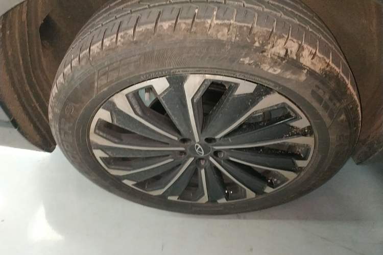 Used Chery Tiggo 9 2023 2.0T Dual-Clutch Two-Wheel Drive Luxury Edition 5 Seats