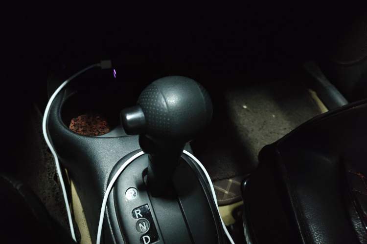 Used Nissan Sunny 2011 1.5XE CVT Comfort Edition Gear Lever