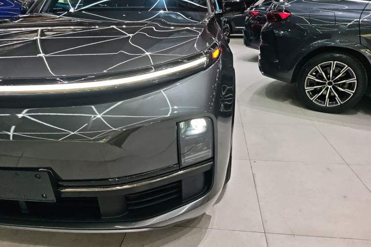 Used Li Auto L8 2023 Pro Model
