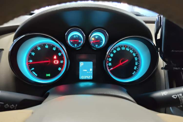 Used Buick GT 2013 GT 1.6L Automatic Fashion Edition Instrument Cluster