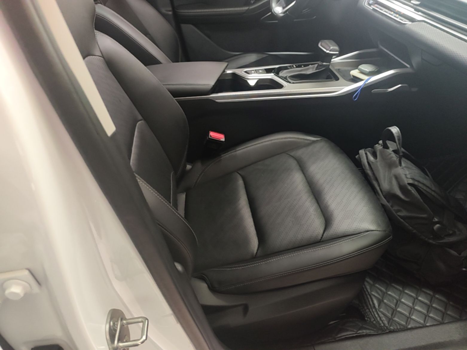 Geely Auto Emgrand 2022 4th Generation 1.5L CVT Luxury Model - Premium — снимка 19