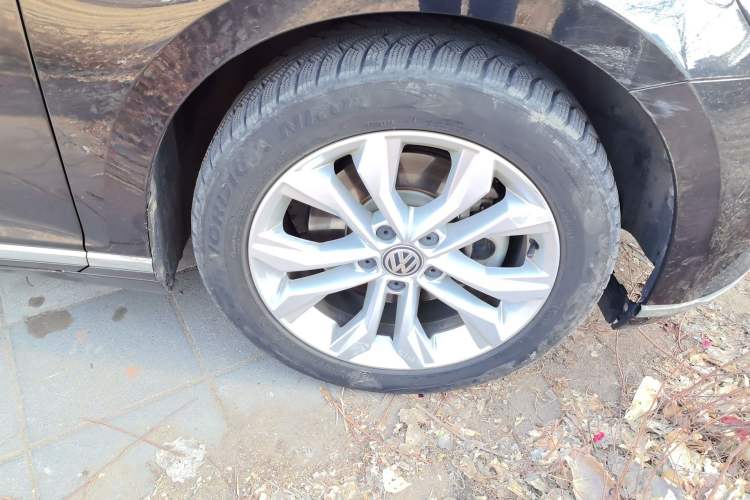 Used Volkswagen Magotan 2018 330TSI DSG Luxury Model Right Front Wheel Hub