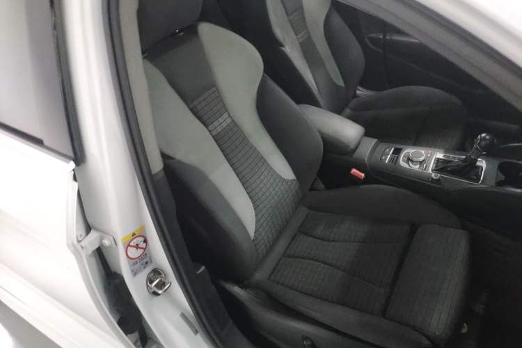 Used Audi A3 2017 Limousine 35 TFSI Sport Edition Right Front Seat