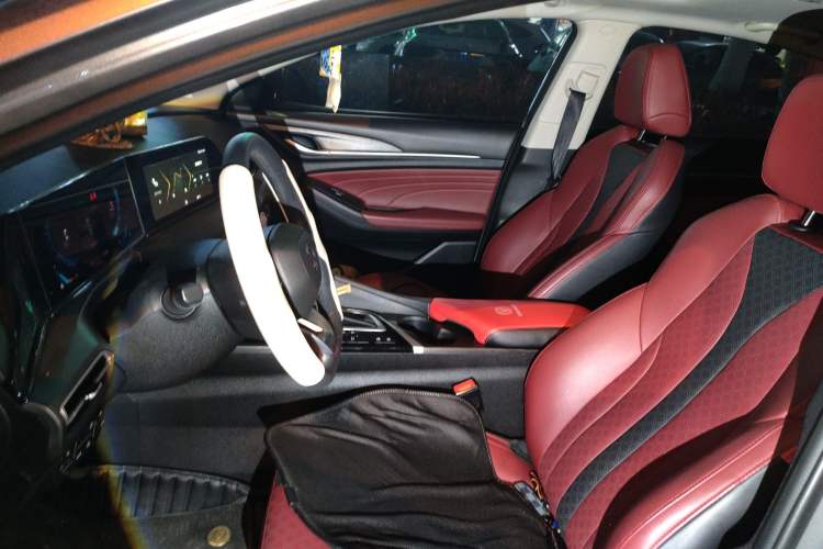 Used CHANGAN Eado 2022 PLUS Blue Whale NE 1.4T GDI DCT Prestige Edition