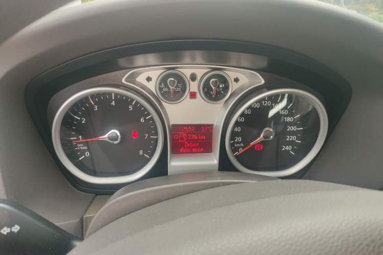 Used Ford Focus 2011 Hatchback 1.8L Automatic Fashion Edition